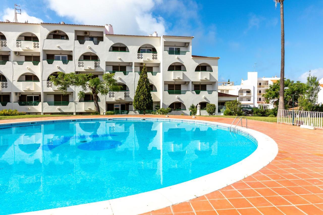109 Reasons To Visit Apartamento